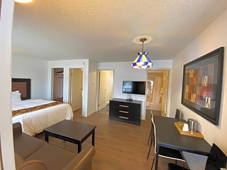 Deluxe One-Bedroom Suite