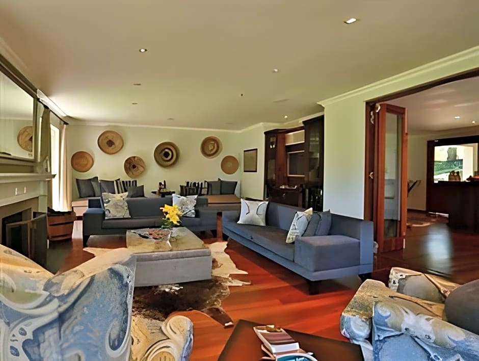 LAvenir Country Lodge