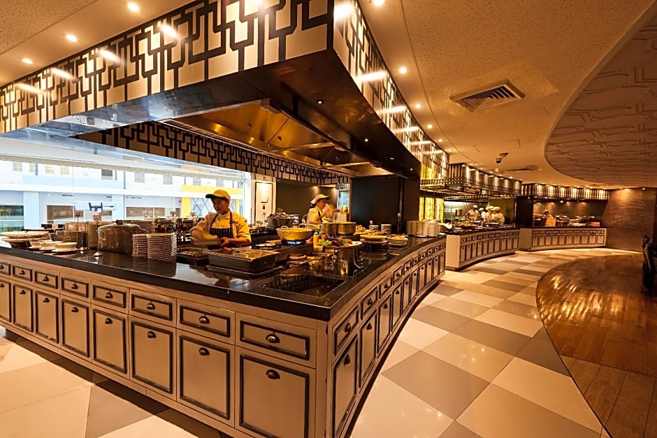 Narai Hotel (SHA Extra Plus)