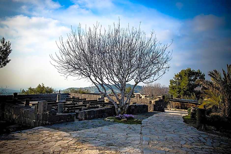 Logos hotel in Yad Hashmona