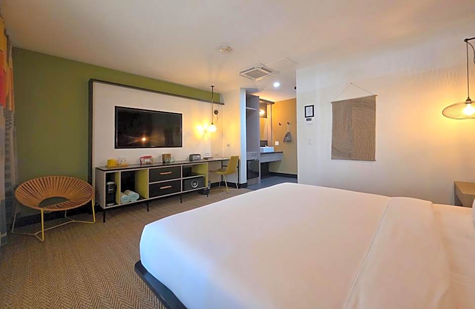 Mahala - 21 and Over - A Town & Desert Boutique Hotel