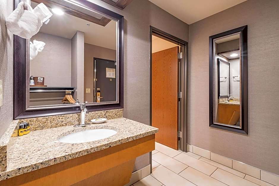 Best Western Plus Gran Tree Inn