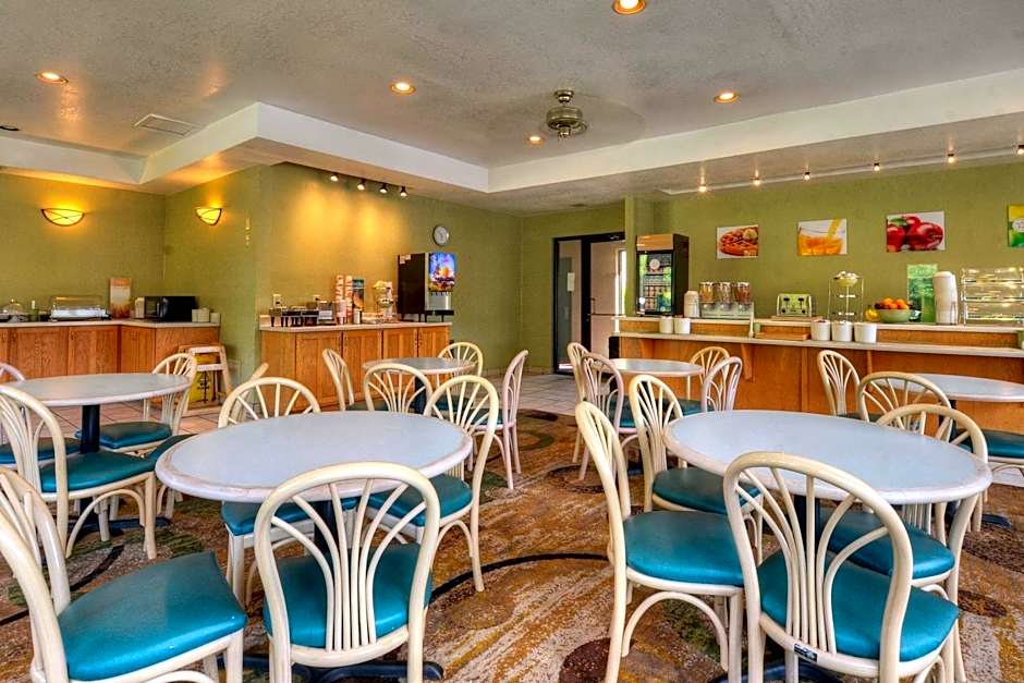 Quality Inn Cherokee Riverside