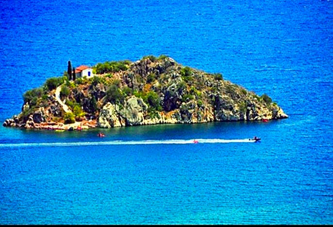 Arcadia Luxury Rooms Seaside Cuisine