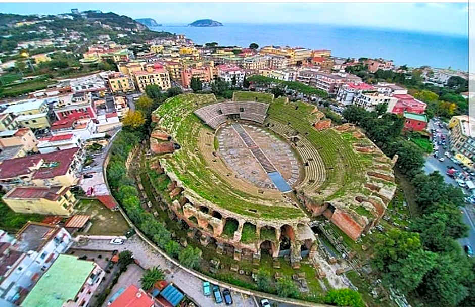 DIMORA FLEGREA room & breakfast