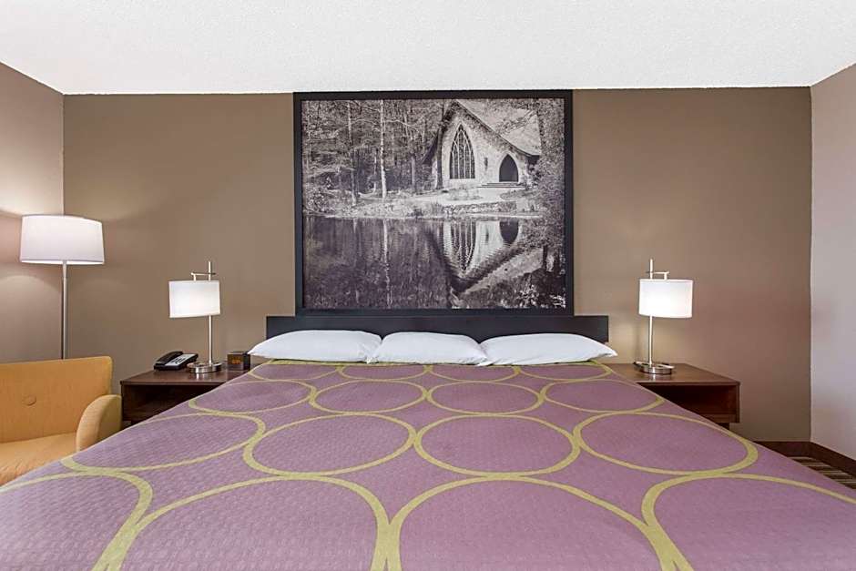 Super 8 By Wyndham Columbus Airport