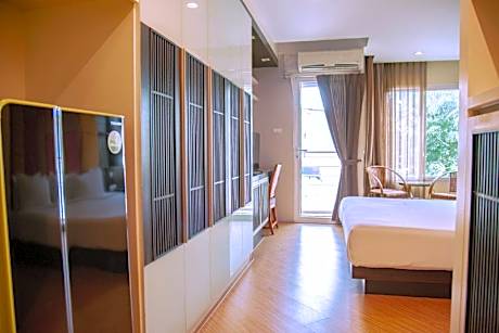 Superior Corner Double Room with City View