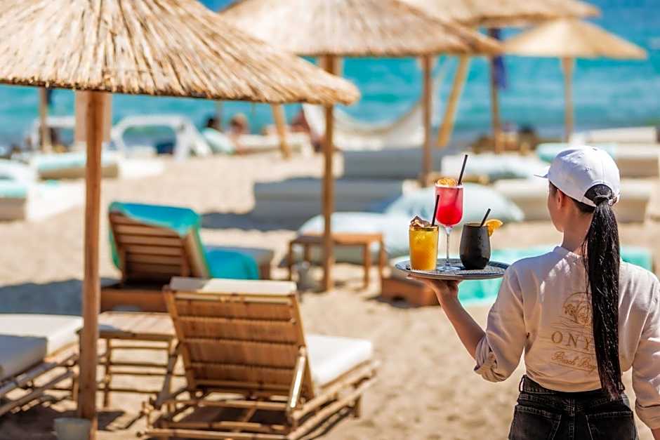 Onyx Beach Residence - Free Beach Access & Parking