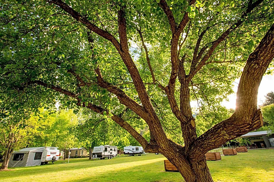 Discovery Parks - Bright