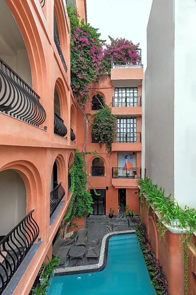 The Red Pier - My Downtown Hotels