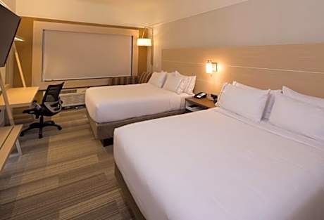 2 Queen Beds Standard