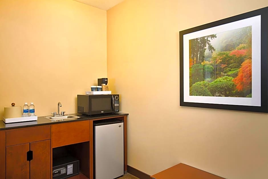 Four Points By Sheraton Portland East