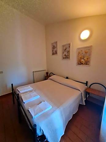 Queen Room with Shared Bathroom
