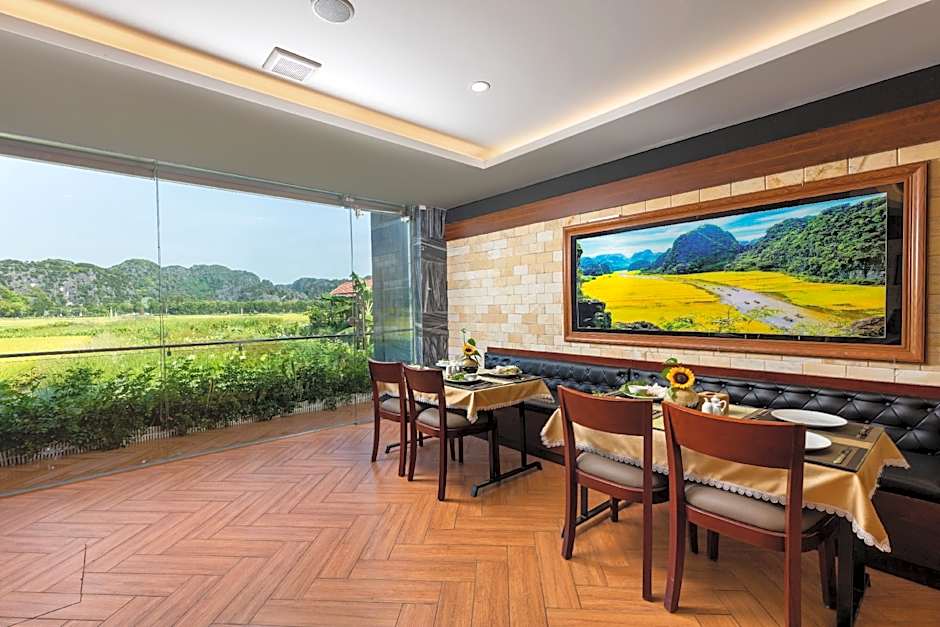 Liberty Hall Tam Coc Hotel & Villa