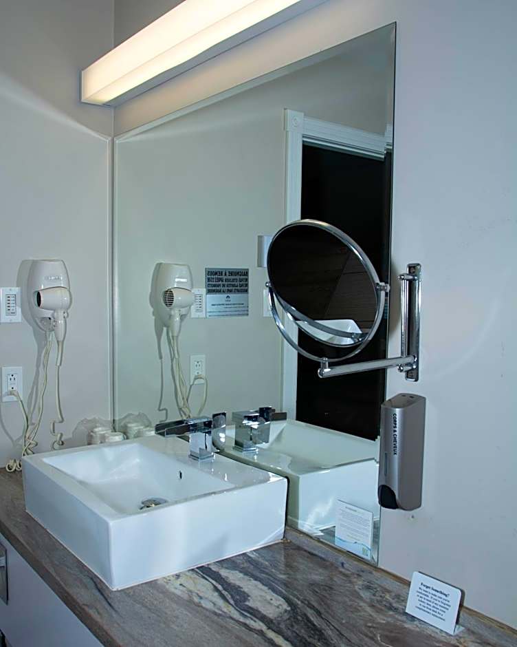 Travelodge by Wyndham Roberval