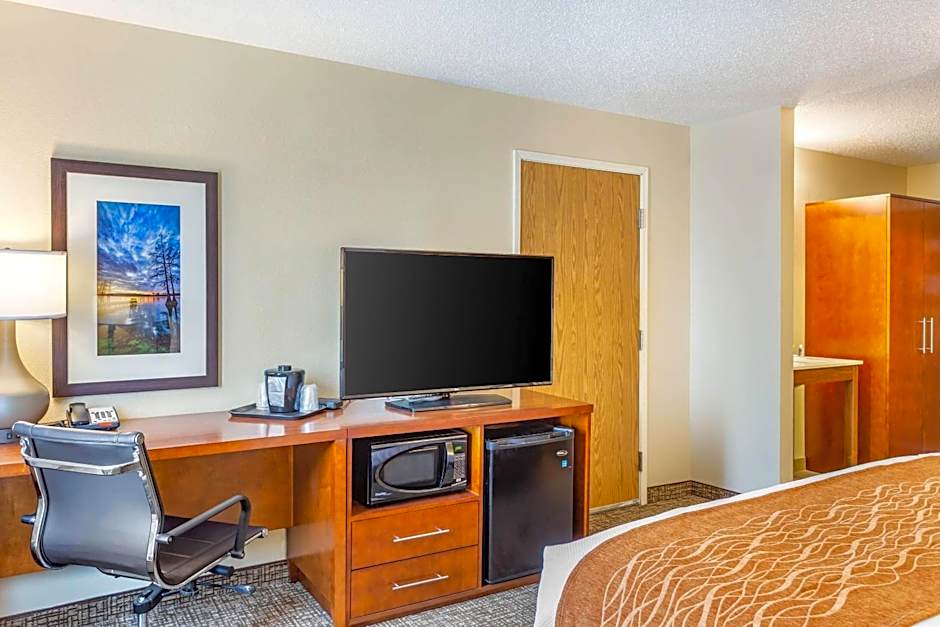Comfort Inn DeKalb - University Area