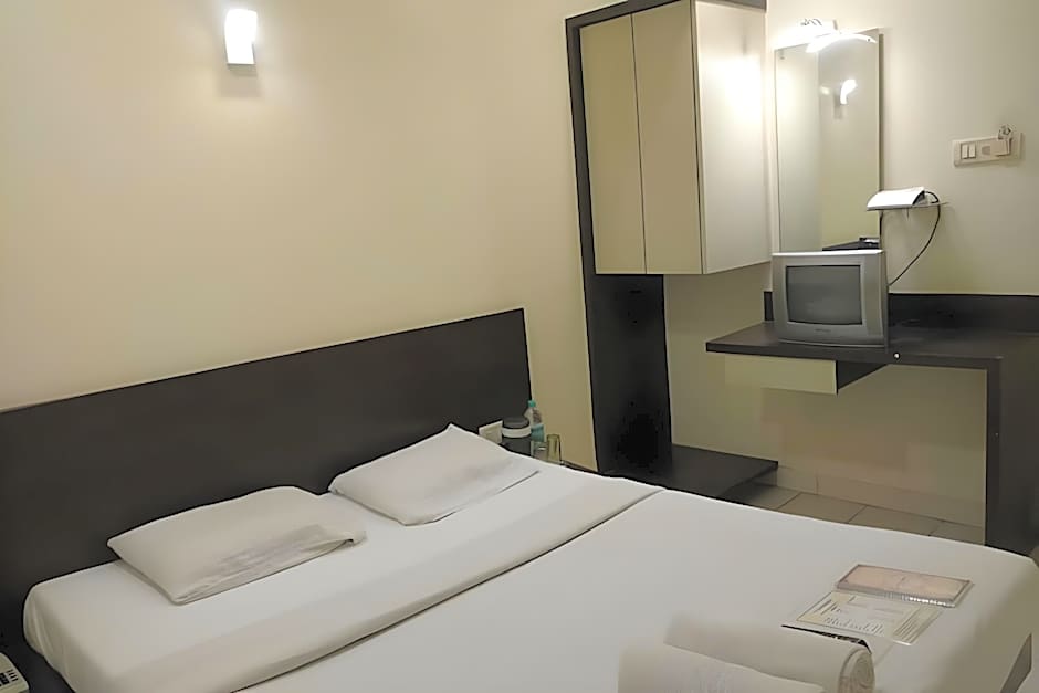 Sai Sharan Stay Inn - Near MIDC Turbhe, Navi Mumbai