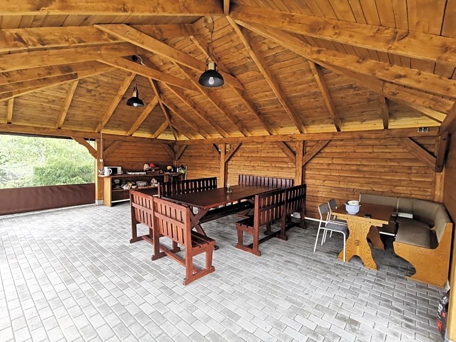 JANTAR Pokoje i Domki u Reni