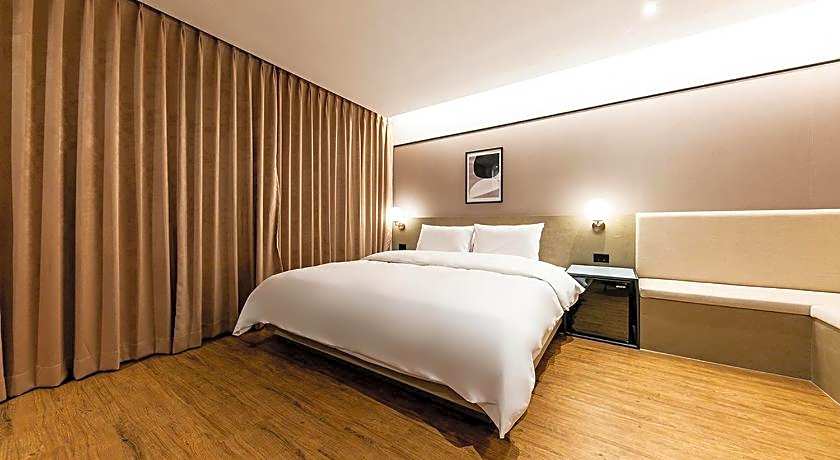 Hotel Yaja Masan Odong Branch