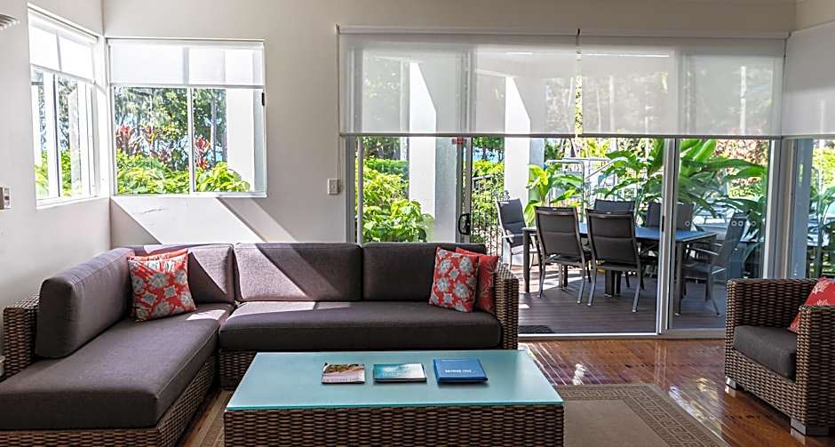 Beaches Port Douglas Holiday Apartments Book Here With The Onsite Reception Team