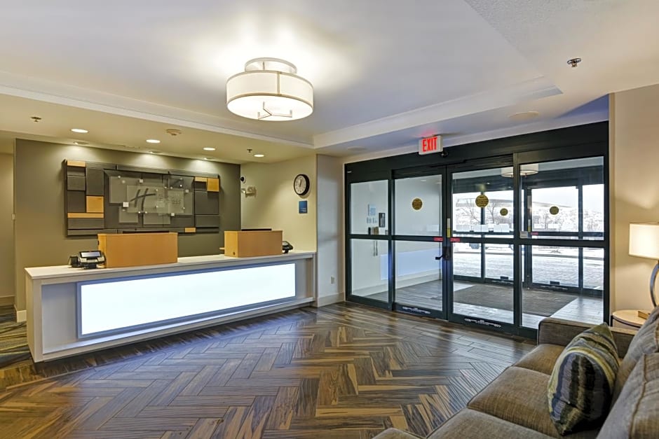 Holiday Inn Express Hotel & Suites Milwaukee-New Berlin By IHG