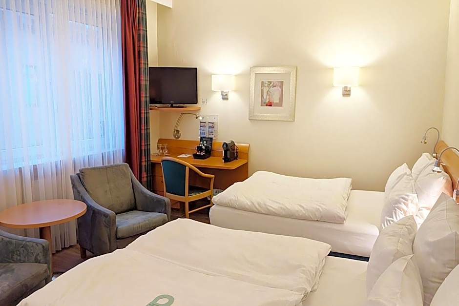 Garner Hamburg Wandsbek Marktplatz By IHG