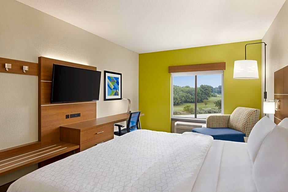 Holiday Inn Express Hotel and Suites Akron South-Airport Area By IHG