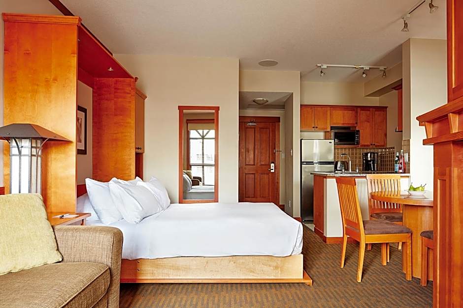 Pan Pacific Whistler Mountainside