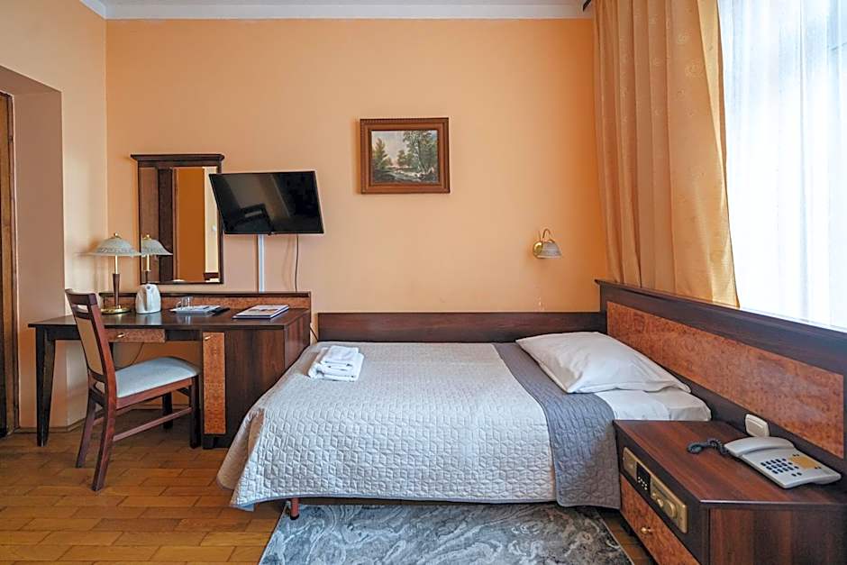 Zespół Dolina Białego - Willa Pan Tadeusz