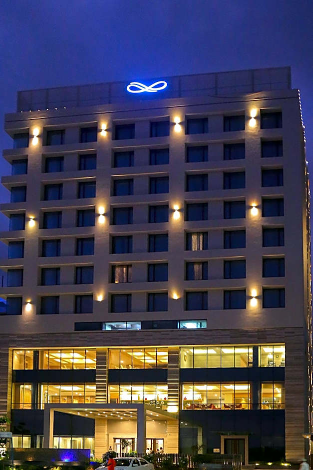 Efcee Sarovar Premiere