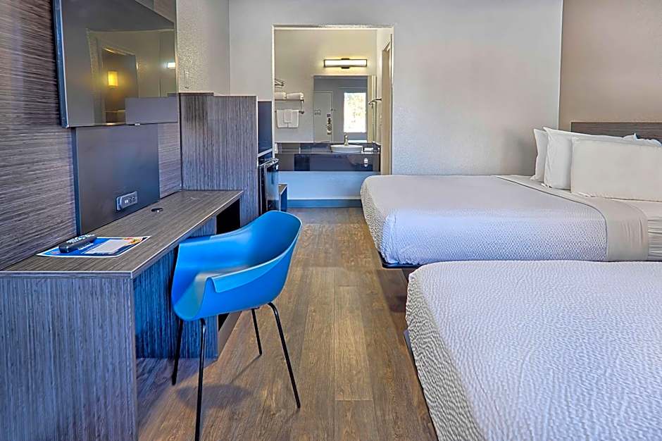 Motel 6-Lancaster, CA