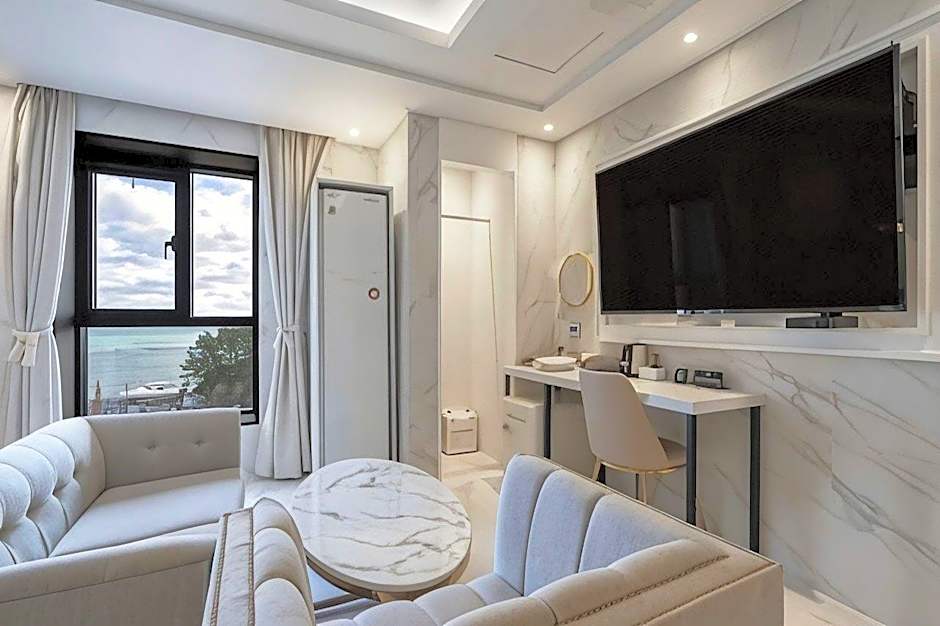 H. Moment Hotel Songjeong