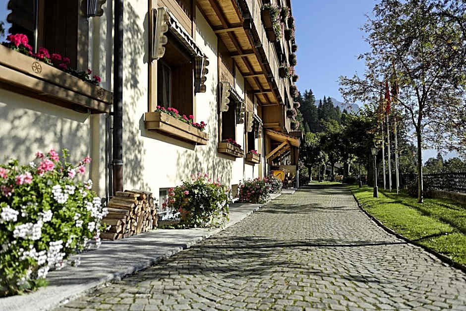 Hotel Alpenrose Wengen - a family affair since 1881