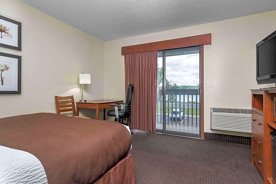 AmericInn by Wyndham Lake City