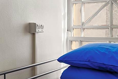 Bed in 4-Bed Mixed Dormitory Room with Shared Bathroom