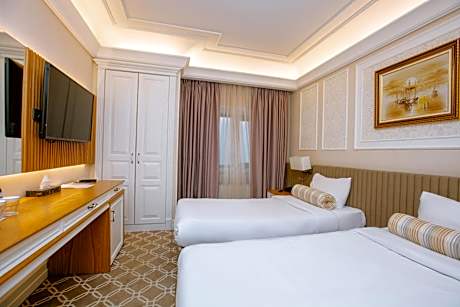 Deluxe Premium Twin Room with City View