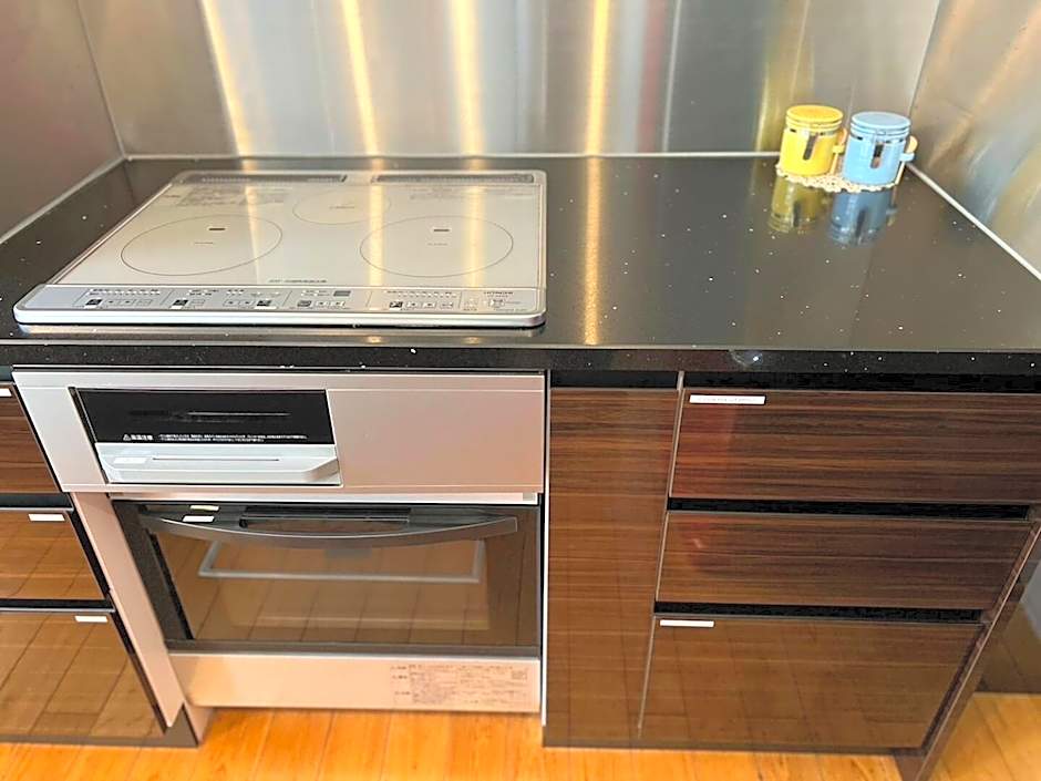 SUMITSUGU HOUSE Grandpa