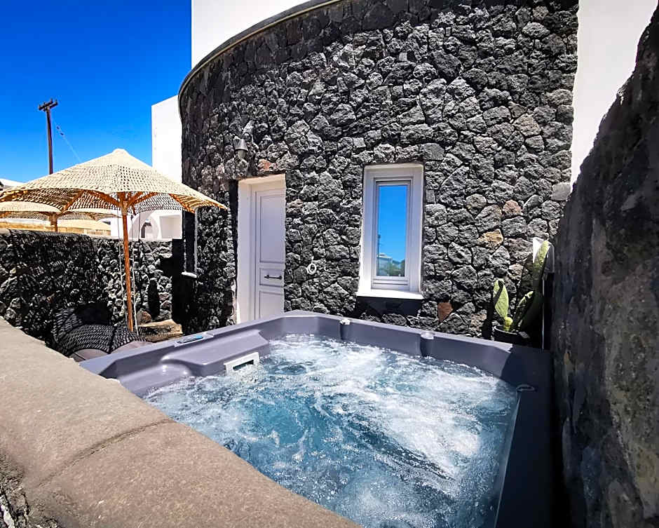 Alafropetra Luxury Suites