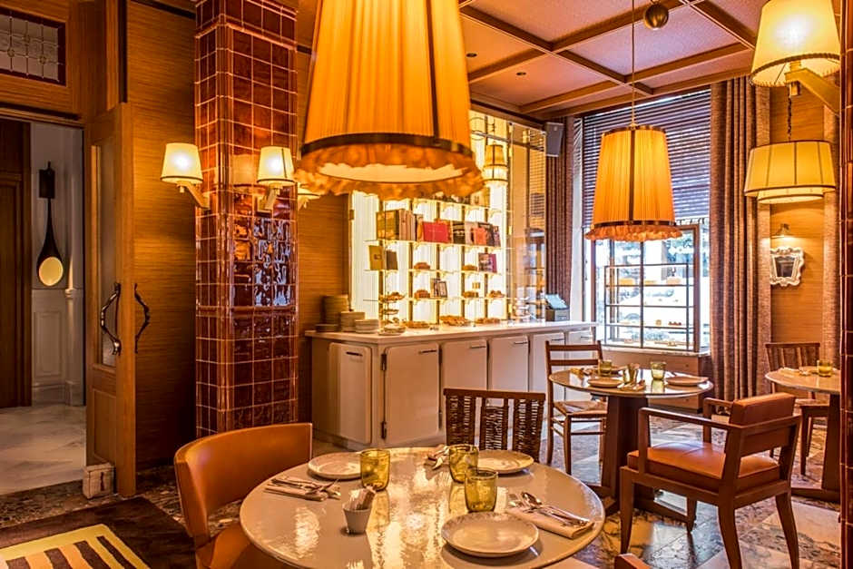 Brach Madrid - Evok Collection