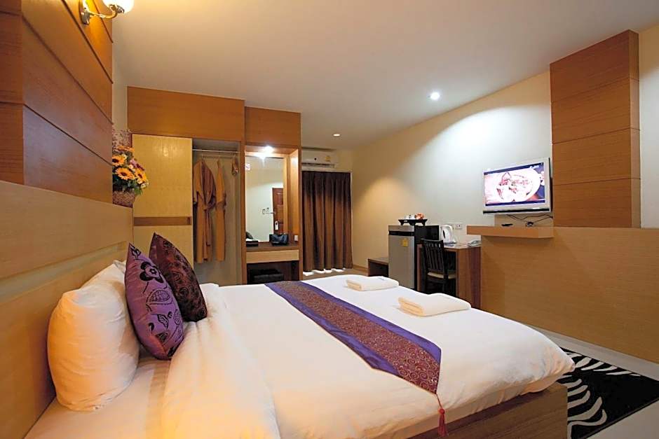 Amnauysuk Hotel