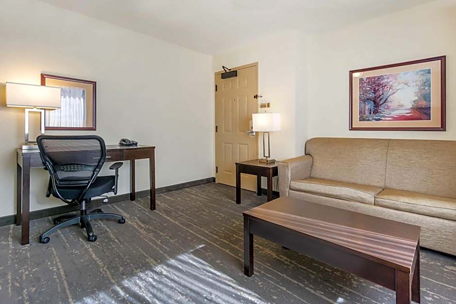 Best Western Plus Edmonds Harbor Inn