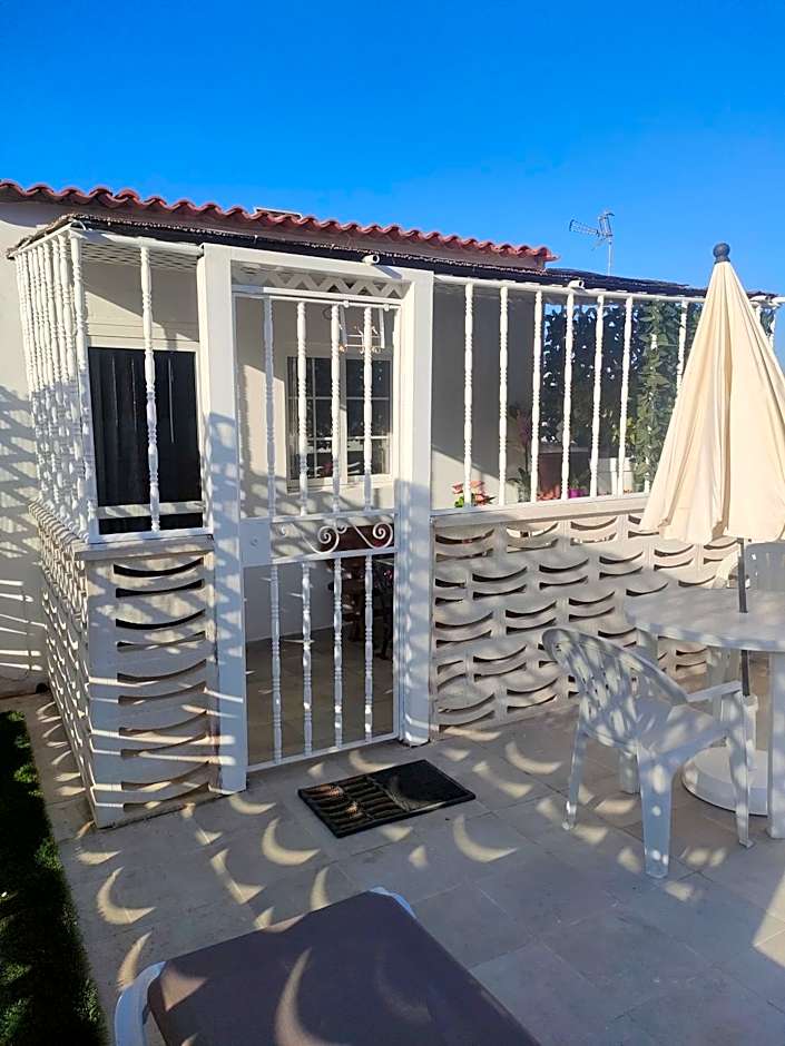 Alba 2 apartamento y Alba 3 habitación con baño