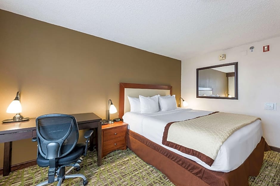 Clarion Hotel & Suites – Mount Laurel, NJ