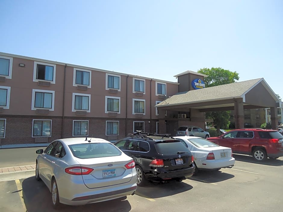 TownHouse Extended Stay Hotel Downtown