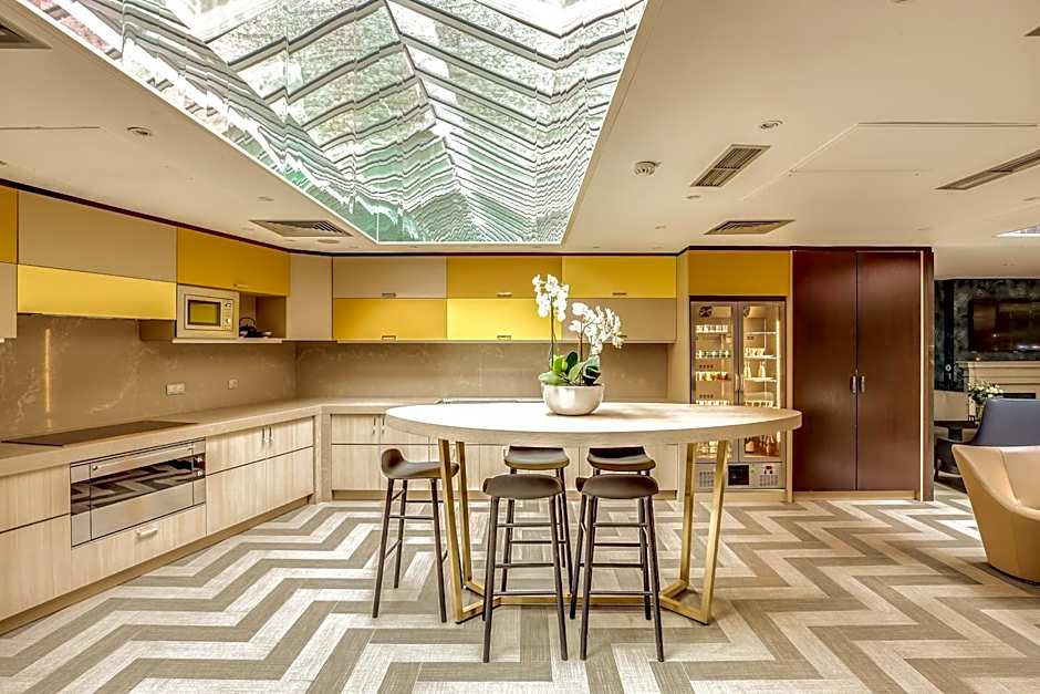 Mercure Paris Arc De Triomphe Etoile