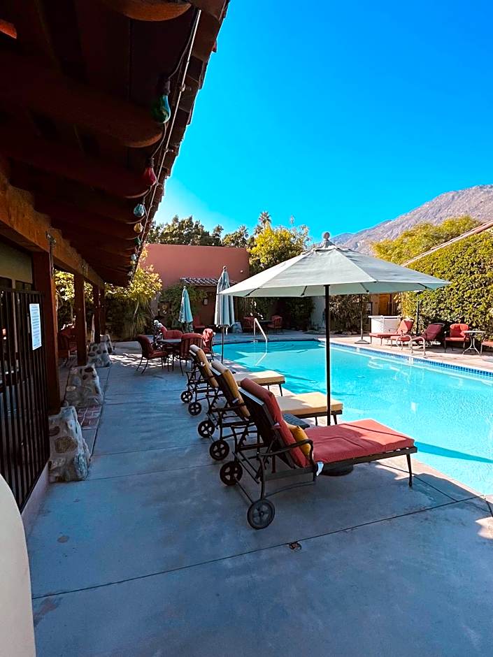 Los Arboles Hotel