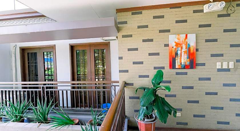 Madonna Hometel and Suites