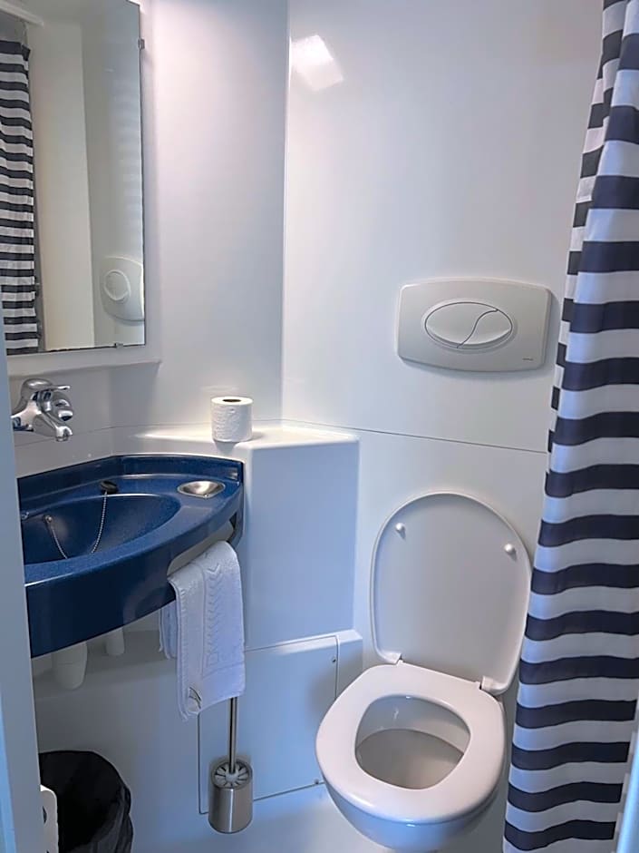 Zdjęcie 1 z 3 — Double Room (1 Adult + 1 Child)
