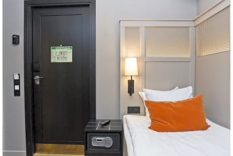 Cabin (no window) single use