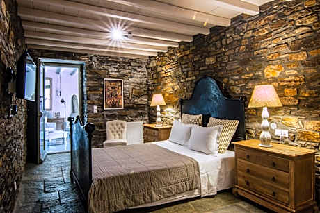 Cave Suite 2 Bedroom Sea View